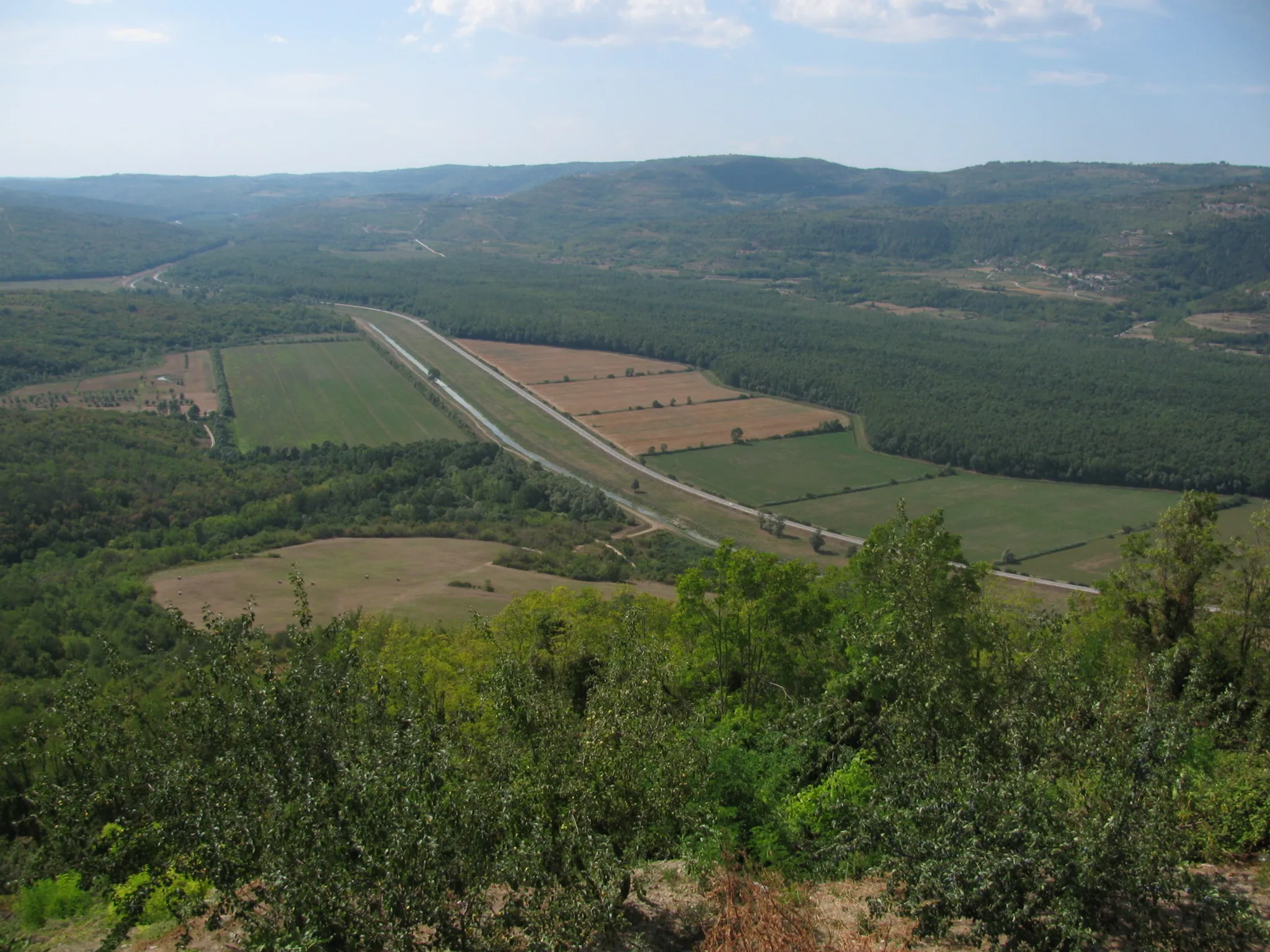Main photo of Motovun: Biser Istre